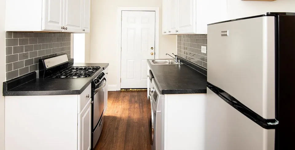 837-39 W Cornelia Ave #837.5-1N