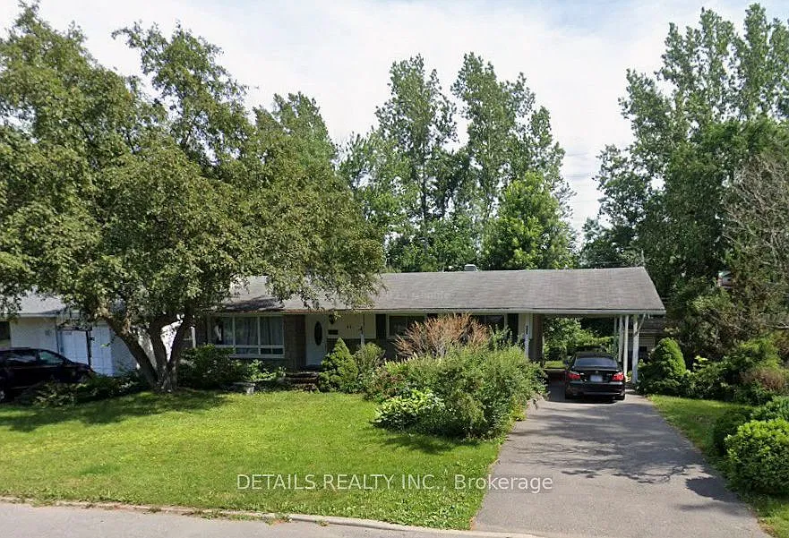 44 Kirkstall Ave #A