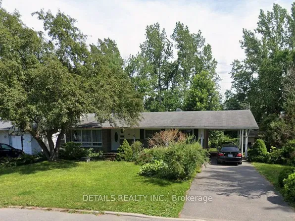 44 Kirkstall Ave #A, Ottawa, ON K2G 3M5