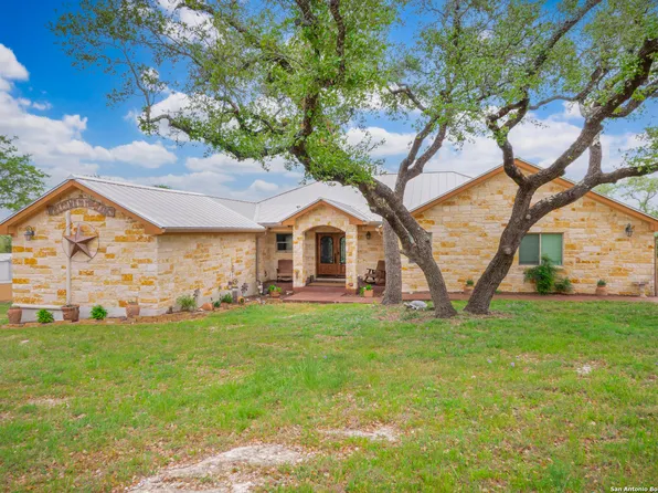 911 STONEY RIDGE RD, Bulverde, TX 78163