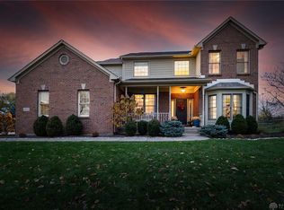 8716 Highmount Dr, Springboro, OH 45066