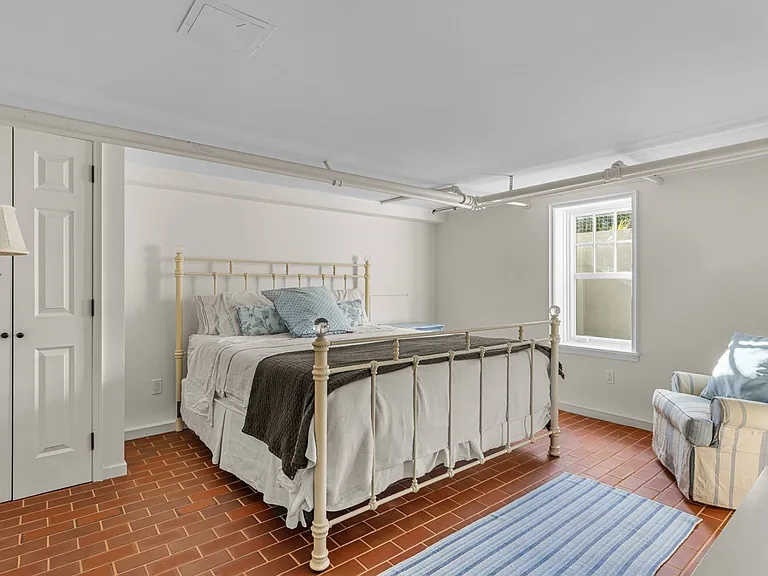 62 Jennings Ave — Photo 15