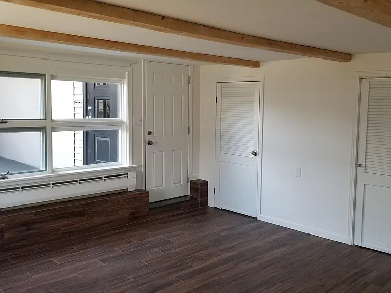 302 Pleasant St #3 — Photo 7
