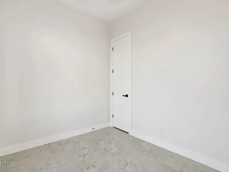 5696 Rio Bonito Cir — Photo 21
