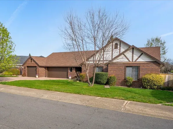 2860 Panorama Dr, Redding, CA 96003