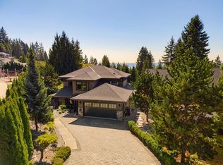 285 Monteray Ave, North Vancouver, BC V7N 3E7