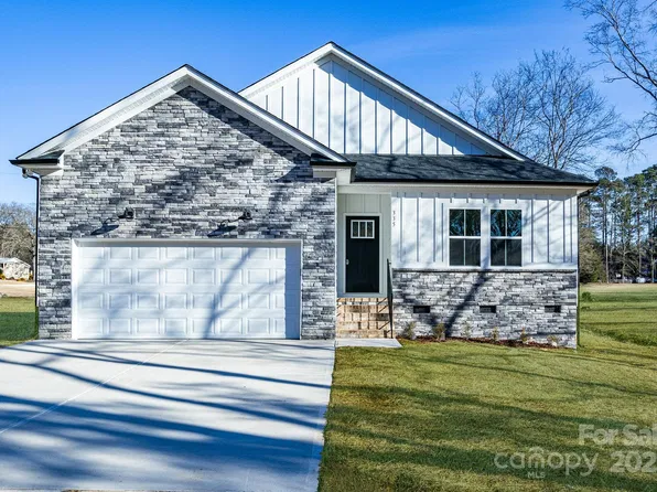 335 Pinewood Ln, Rock Hill, SC 29730