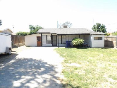 1247 W Davis St, Hanford, CA, 93230