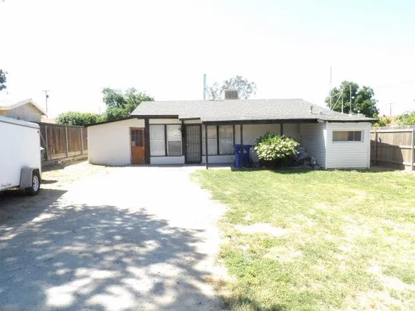 1247 W Davis St, Hanford, CA 93230