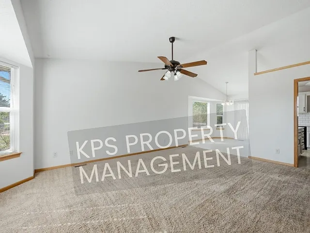 5 bed, 2180 sqft, $1,995 — Photo 3