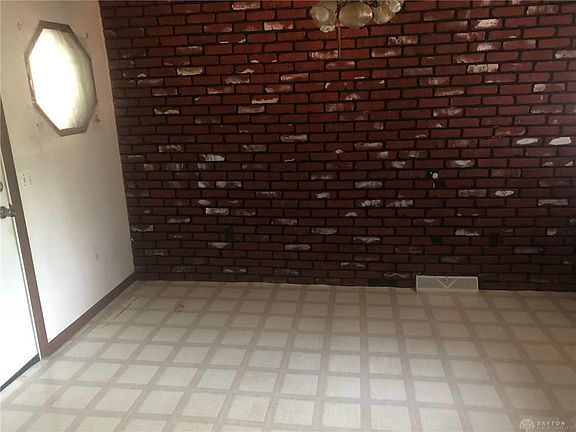 3rd image of 1824 Darst Ave