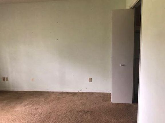 4th image of 1142 E Ebey St