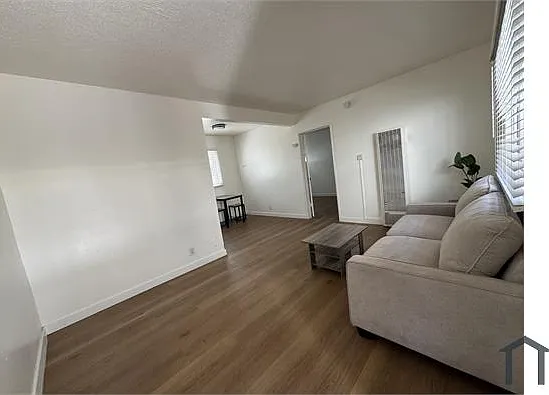 8219 S Western Ave #1 — Photo 2