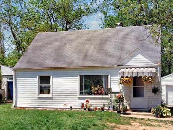 2nd image of 3041 Woodland Ave