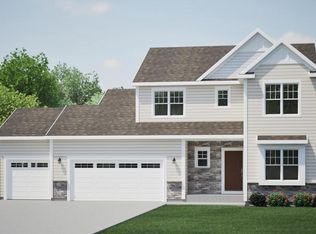 W228N7733 Woodland Ct, Sussex, WI 53089