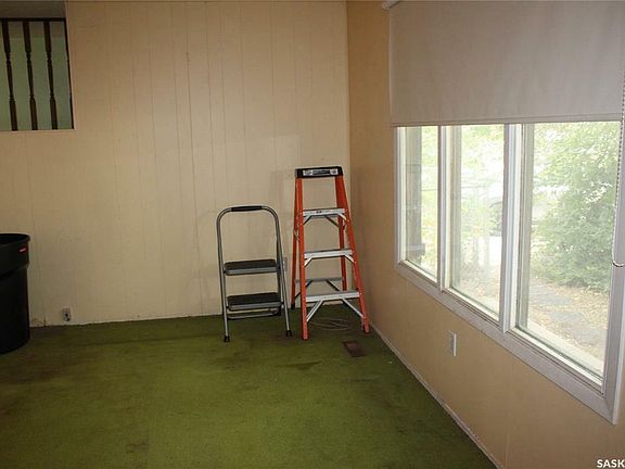 4th image of 35 Sangster Blvd