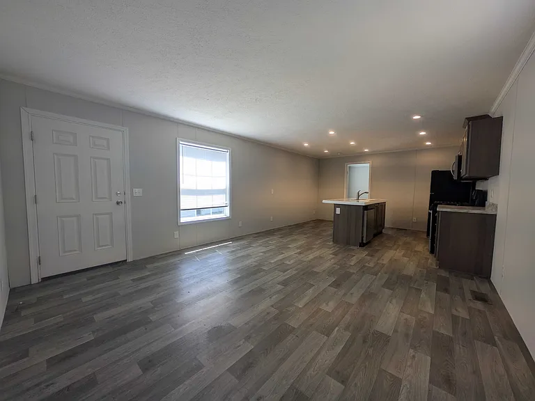 38000 Le Chateau Blvd #147 — Photo 8
