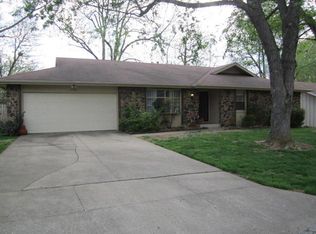 1434 E Hanover St, Springfield, MO 65804