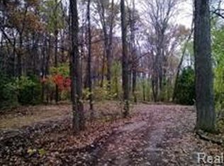 10510 Darling Rd, Milan, MI 48160