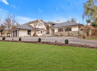 7 Plover Ln, Huntington, NY 11743