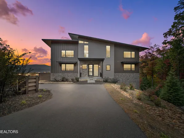3047 Mountaineer Trl, Sevierville, TN 37862