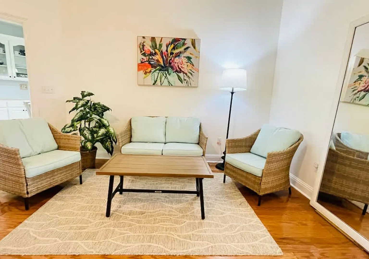 Spacious King Suite Home With Serene Patio — Photo 3