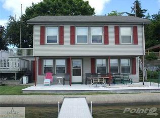 1229 N Shore Dr, Crystal, MI 48818