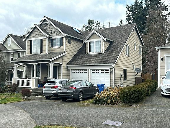 2nd image of 3113 Maplewood Cir NE