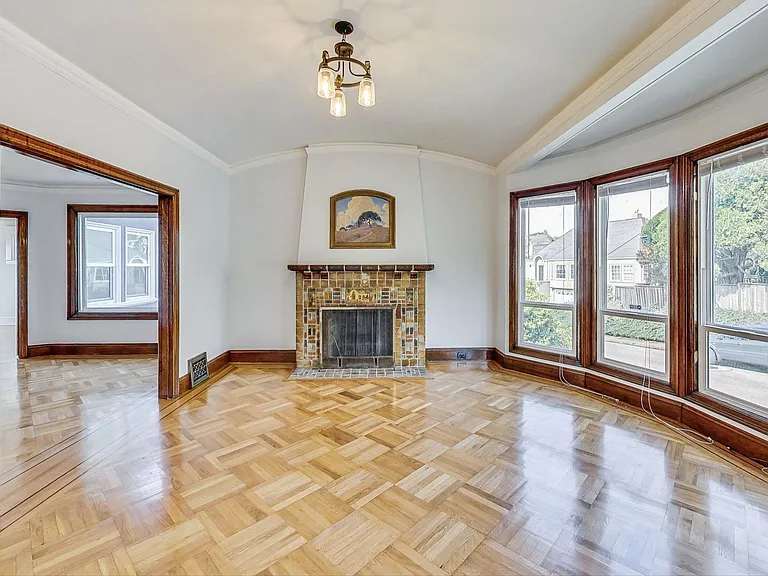 785 Mangels Ave — Photo 2