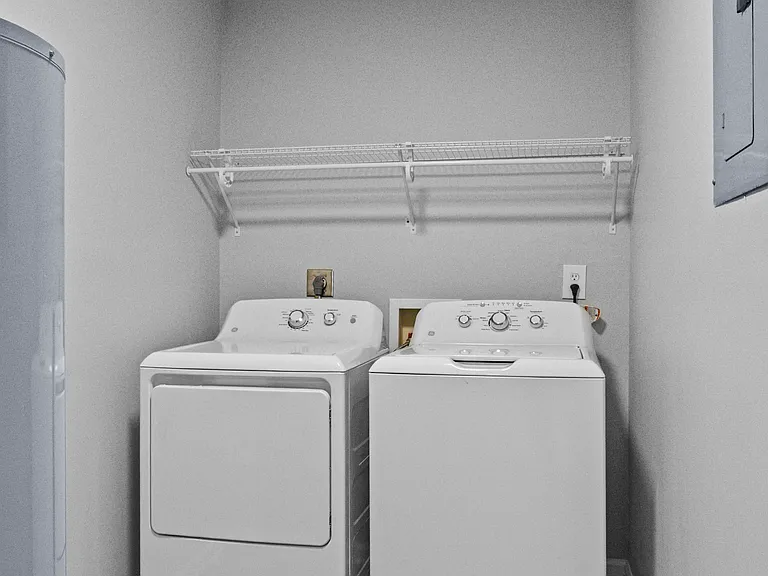 Mt. Tabor Apartments — Photo 4