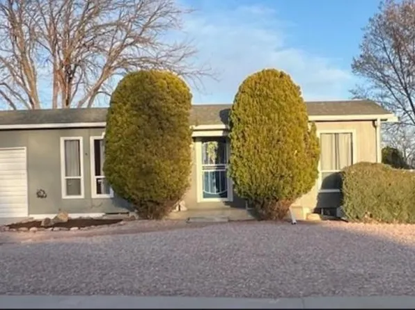 142 Macneil Rd, Pueblo, CO 81001