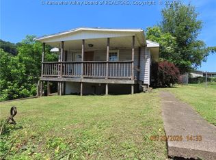 157 Williams St, East Bank, WV 25067