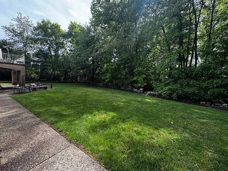 135 Lauricella Ln — Photo 18