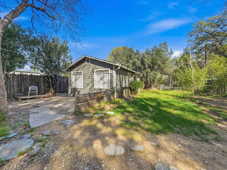 1377 Willis St — Photo 15