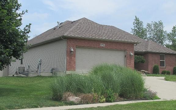 2nd image of 4735 Belmont Pl