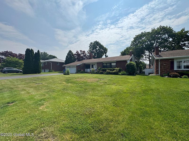 2nd image of 115 Fairlawn Avenue