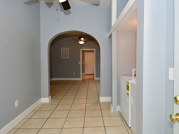 3rd image of 1233 N Parker Ave