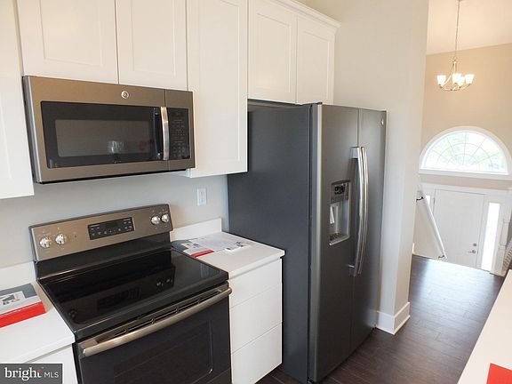 Lewis III Kitchen
