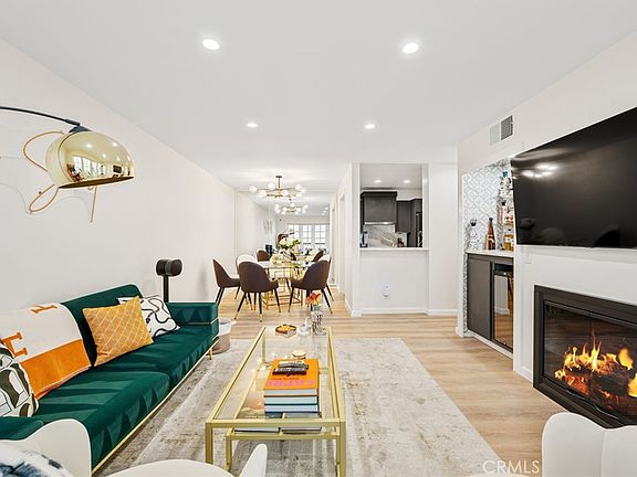 4th image of 906 N Doheny Dr APT 318