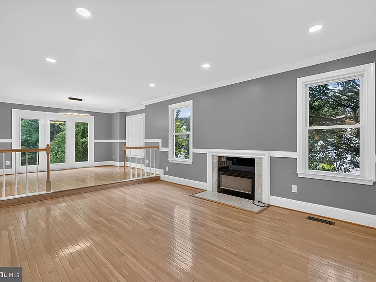 5402 Ashcomb Ct — Photo 10