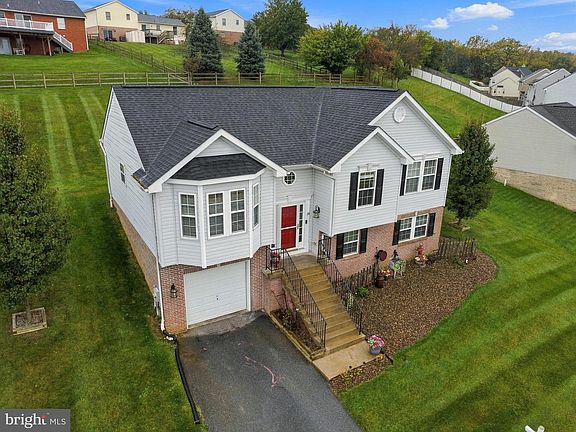 5th image of 114 Colton Ct