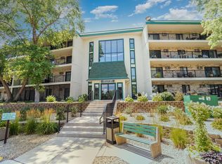 10501 Cedar Lake Rd APT 307, Minnetonka, MN 55305