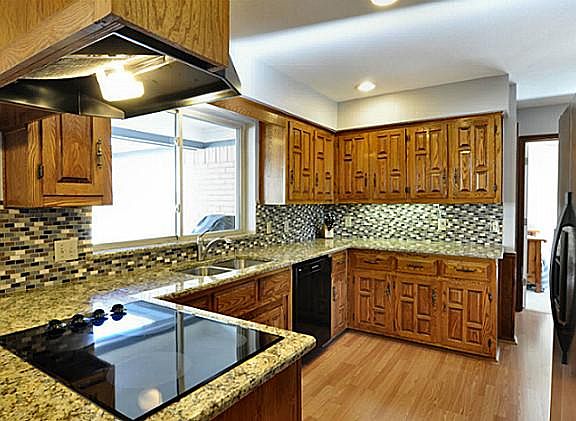 2nd image of 3209 Dover Dr