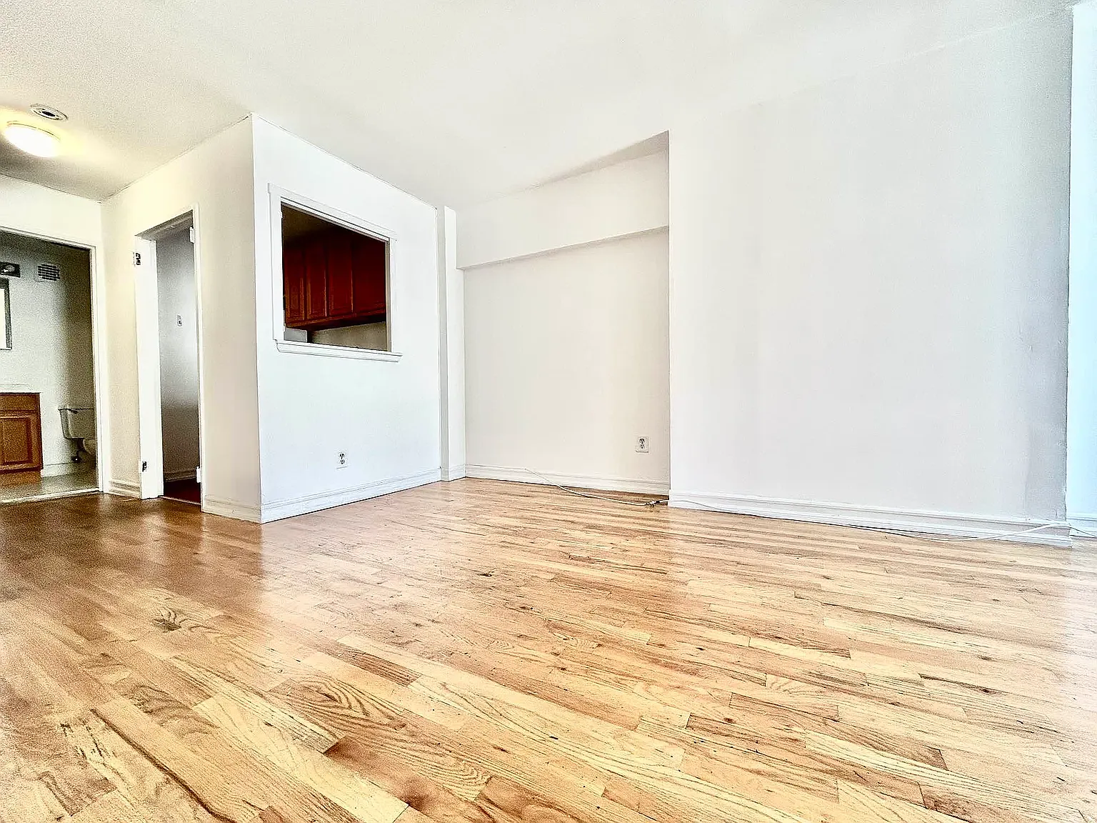 213 East 25th Street — Photo 4