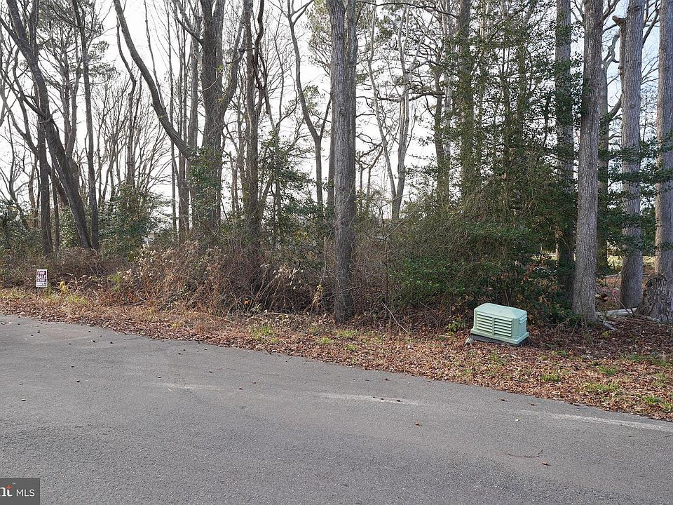 1st image of 8 New Castle Ct