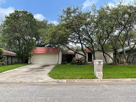 5th image of 3511 Huntwick Ln