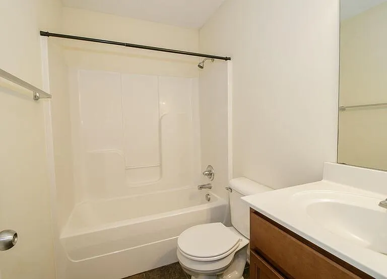 1720C Thistlewood Dr — Photo 7