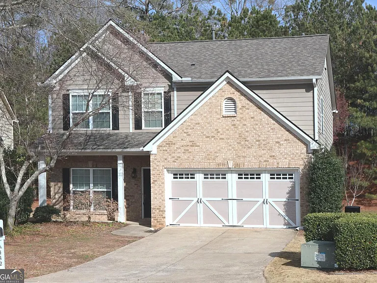 442 Crestmont Ln — Photo 1