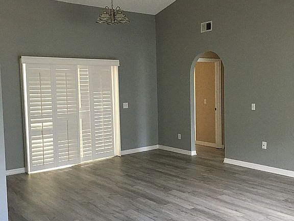 4th image of 15 Brice Ln