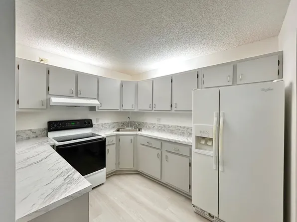 102 Lake Pine Circle #D-1, Greenacres, FL 33463